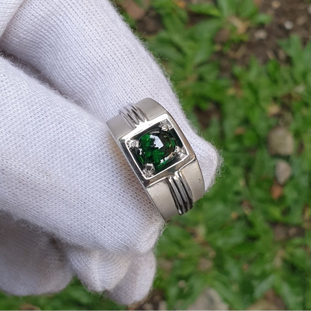 Natural Tsavorite Vivid Green 1.66 crt