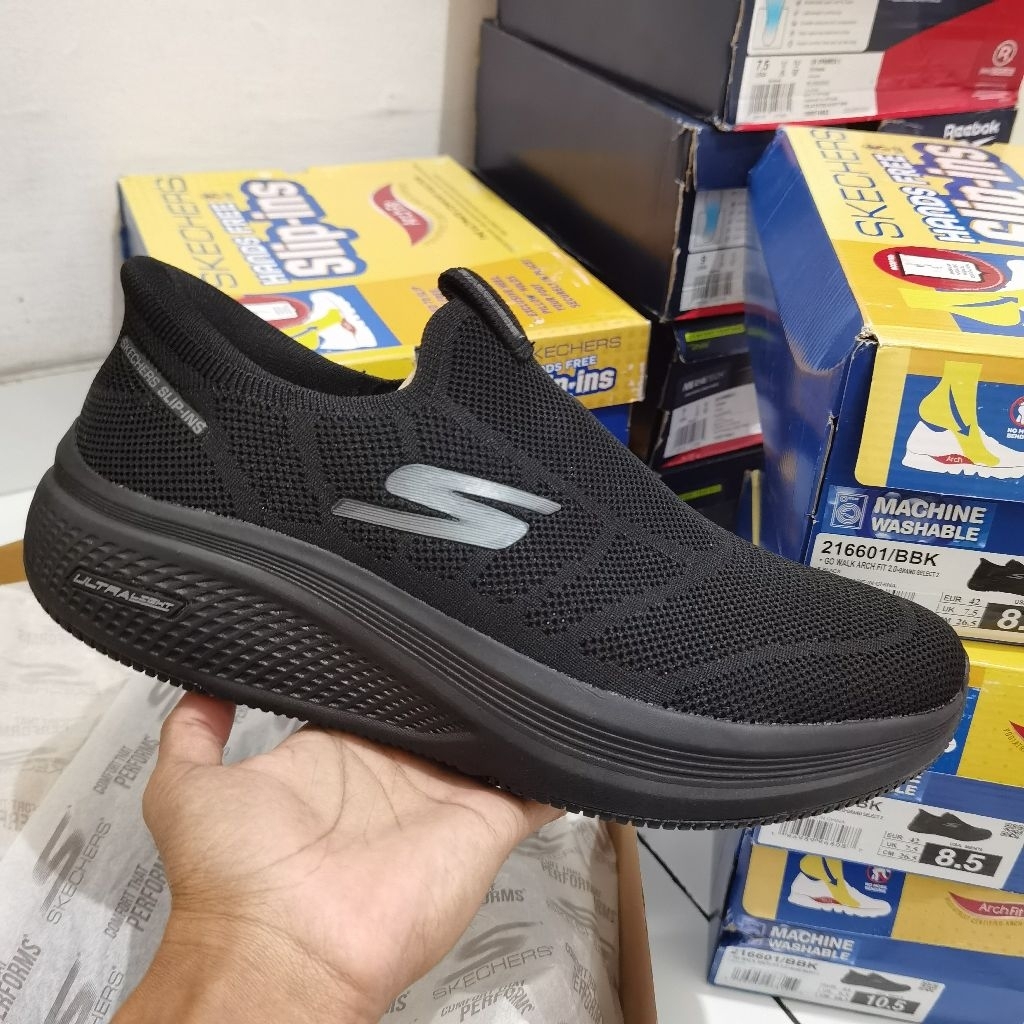 SEPATU SLIP INS PRIA SKECHERS GO RUN ELEVATE 2 WEFT ORIGINAL RESMI PT. MAP MEN RUNNING BLACK FULLBLA