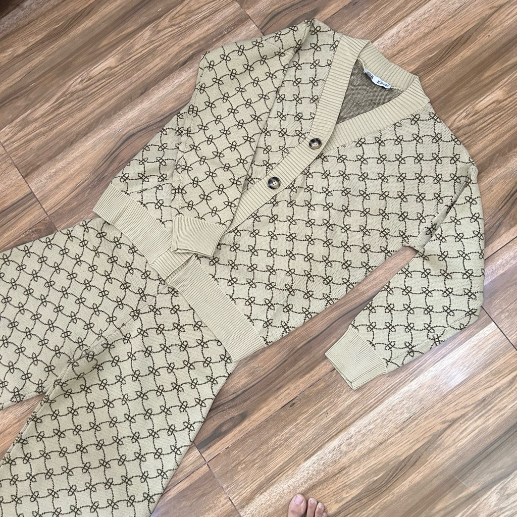 preloved Zara Jacquard Knit Co-ord Set (Cardigan & Pants)