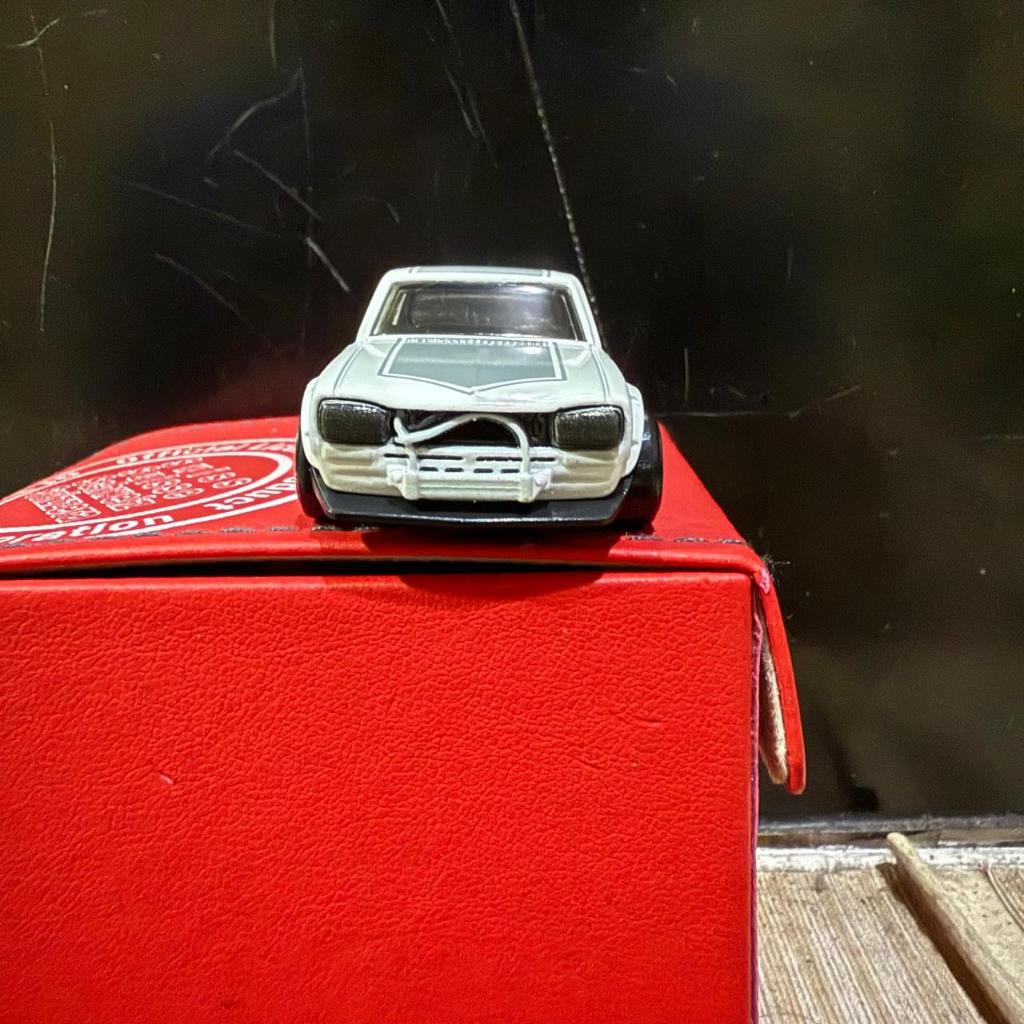 Hot Wheels Nissan Skyline HT 2000 GT (2011) LOOSE tanpa blister Diecast White Japan Car GT-R BNR34 M