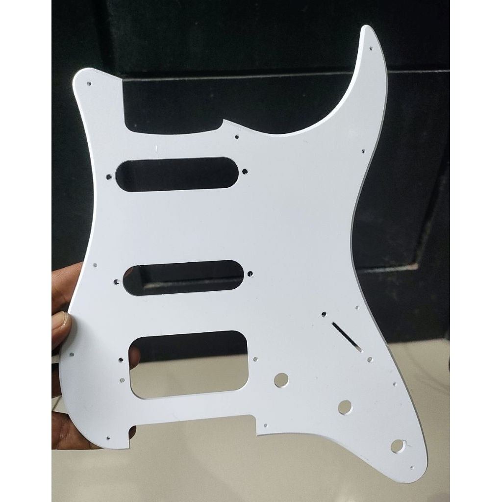 Pickguard Gitar Fender Stratocaster Standard Original White