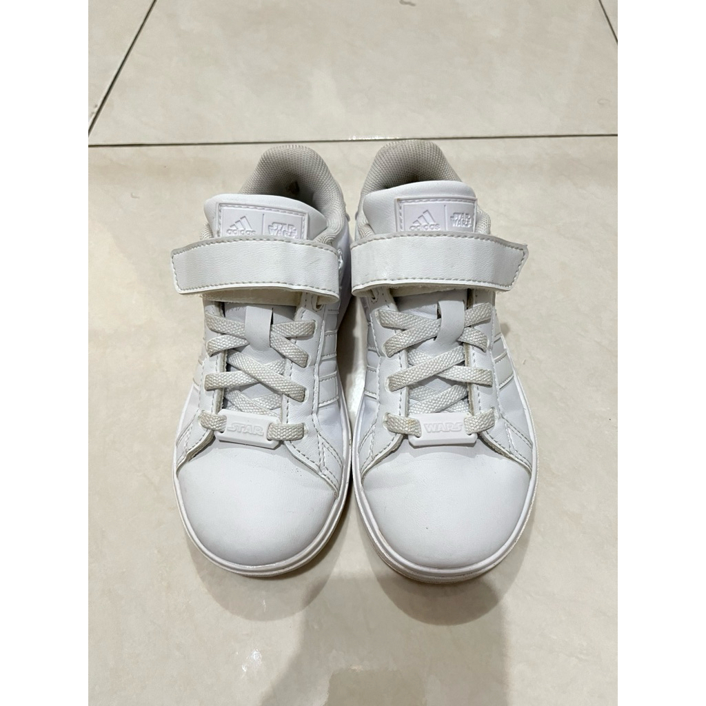 Preloved adidas starwars size 28