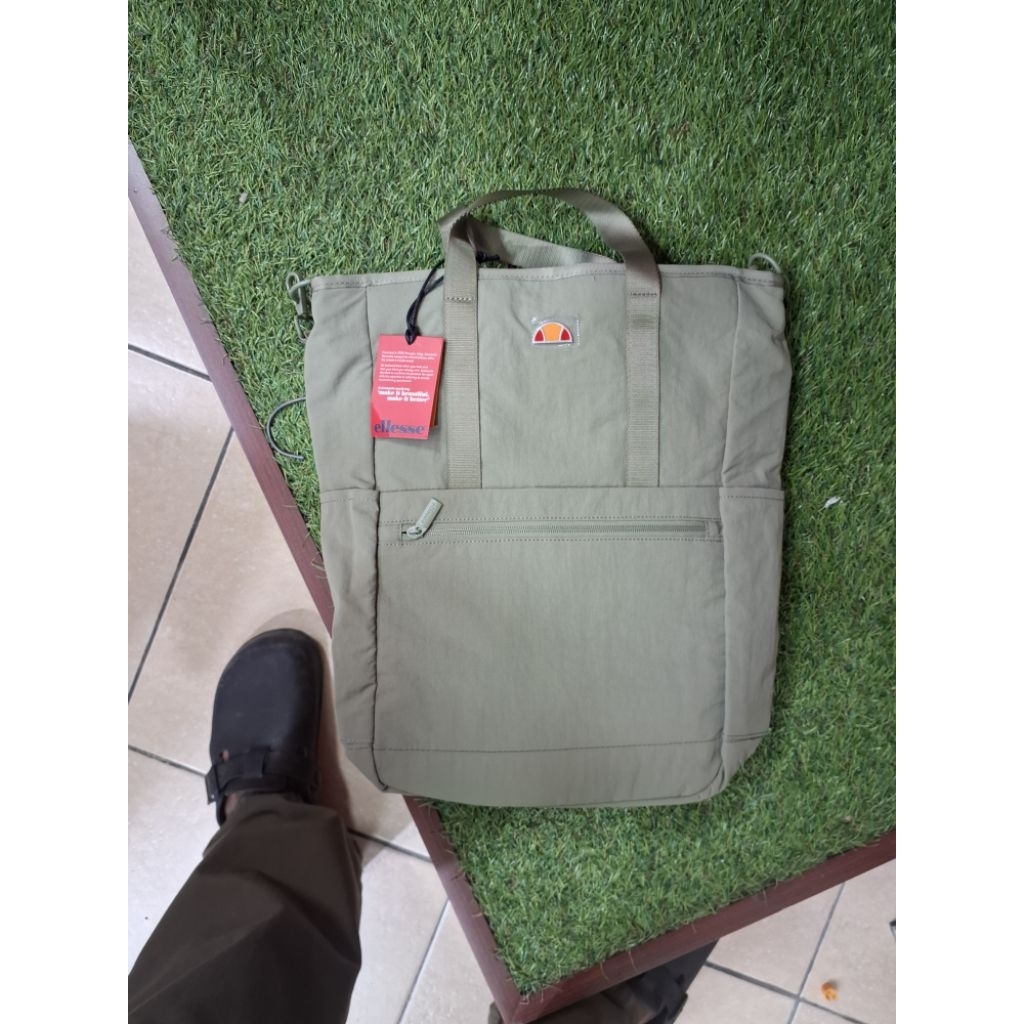 Tas Ellesse