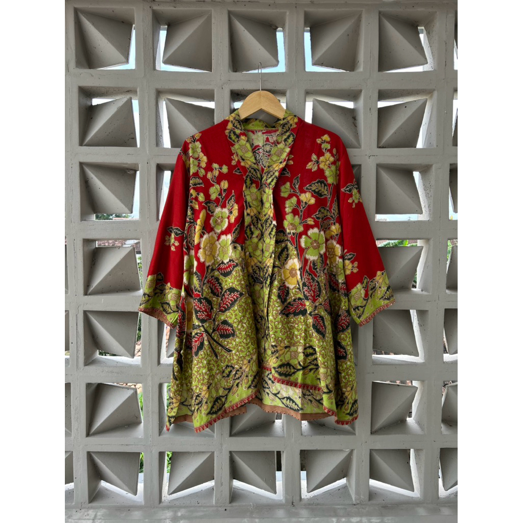 Erina Motif GENDIS Blouse Batik Bahan Rayon Paris All Size Up To LD 120