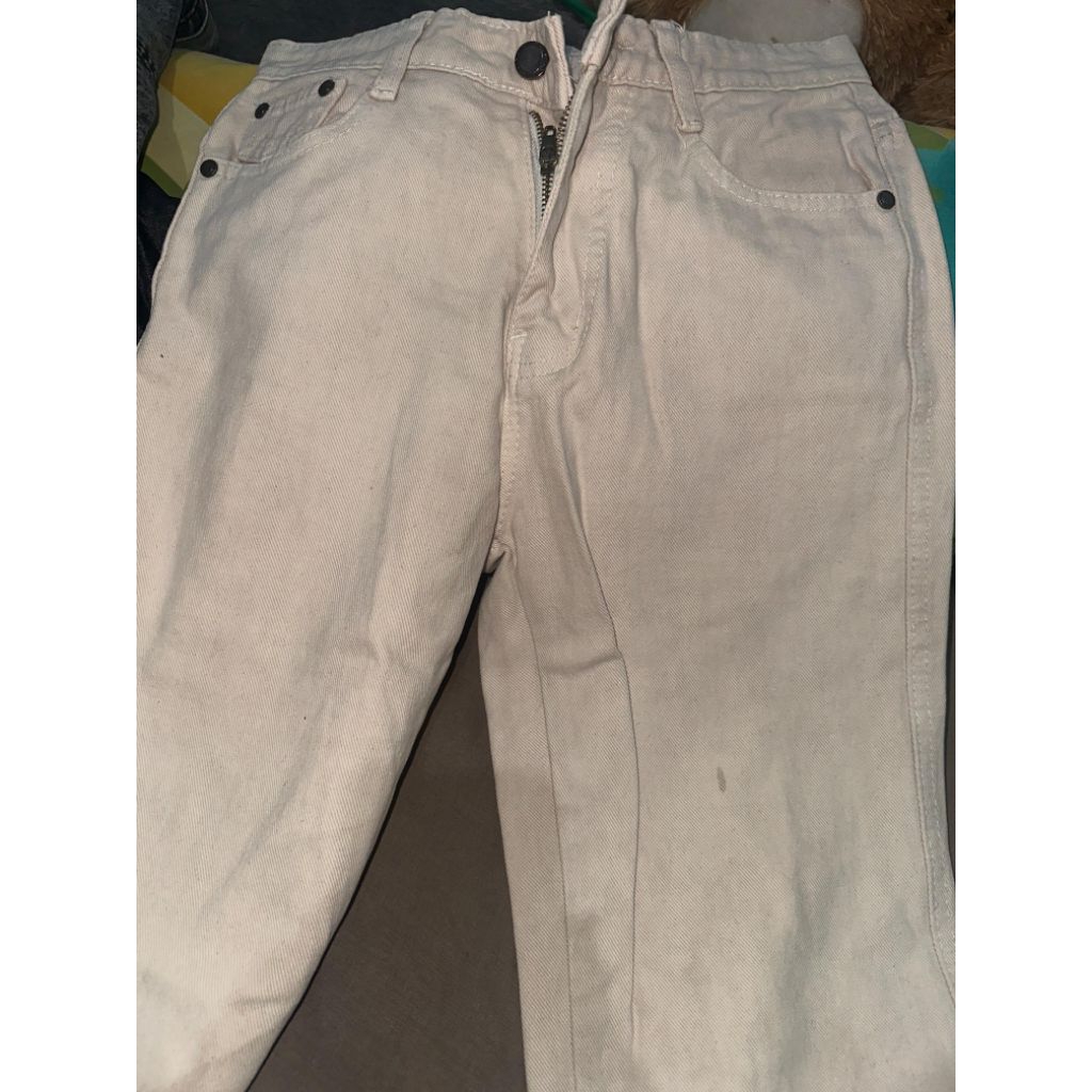 kulot jeans warna khaki