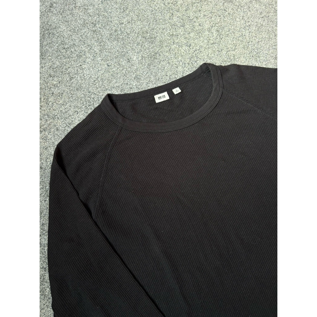 uniqlo longsleeve