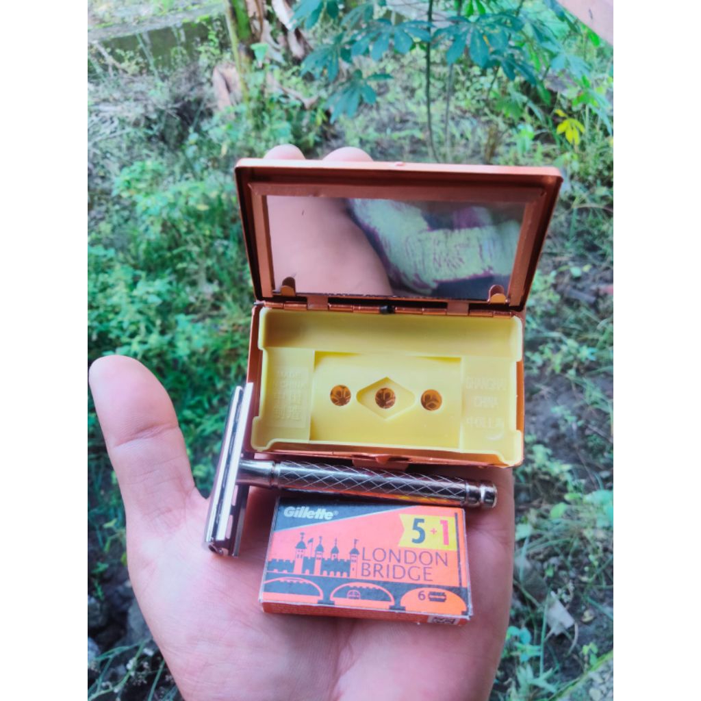 alat cukur kumis dan jenggot razor jadul gagang besi bonus silet london 1 box