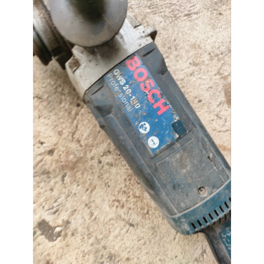 Gerinda bekas BOSCH GWS 20-180 7inch  kondisi normal semua siap pakai kerja