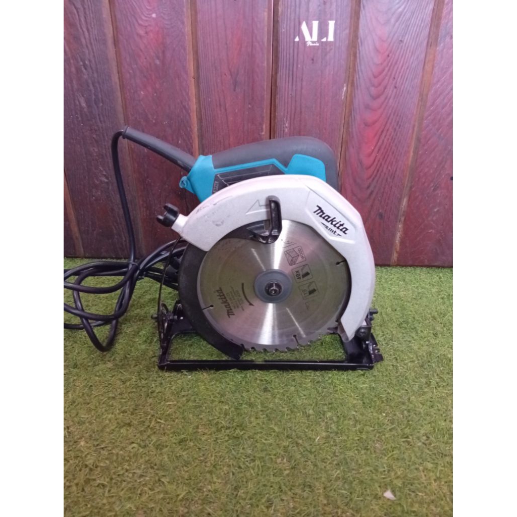 Circular saw makita M5801B second