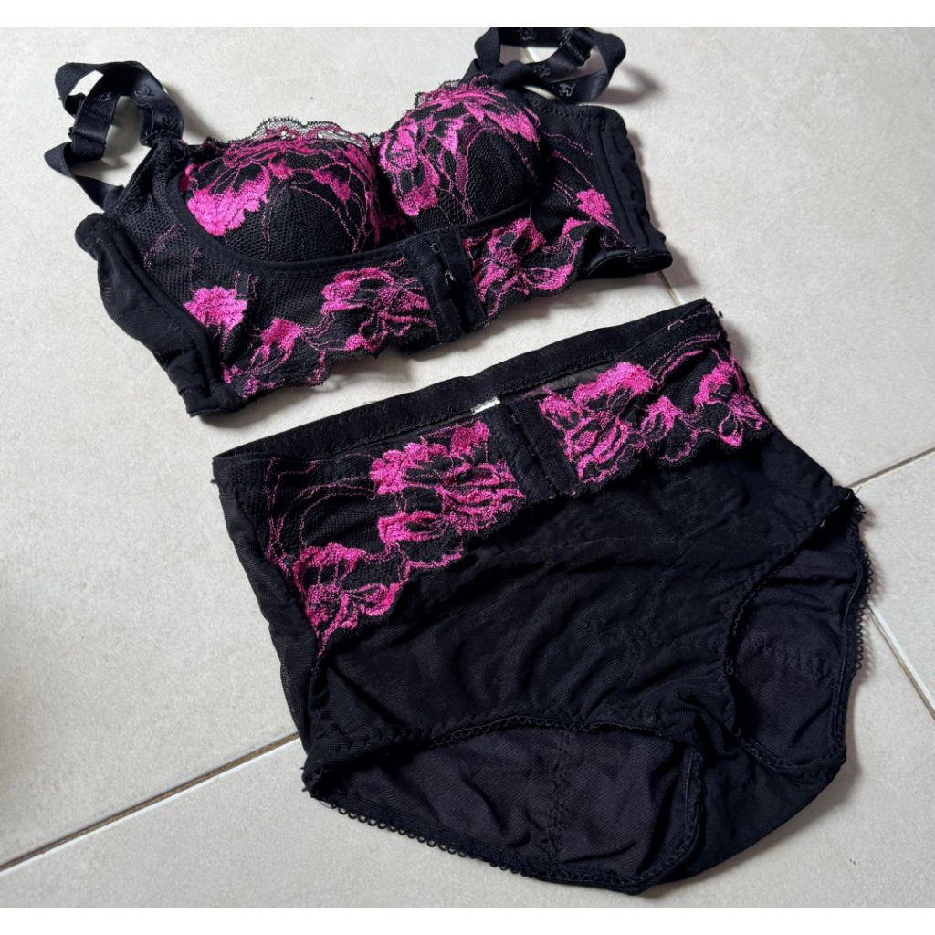 PL Set Bra Baju Dinas Lingerie Wanita Brukat Kawat dengan Busa Tebal Cup 34A  BH Dalaman Wanita Hari