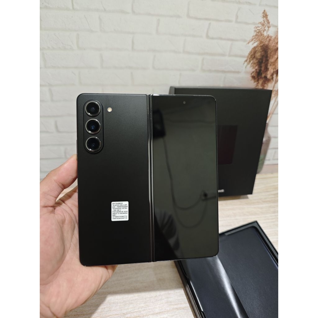 Samsung Z fold 5 12/256 garansi resmi second