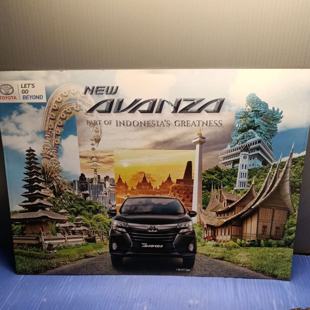 poster brosur leaflet Toyota Avanza