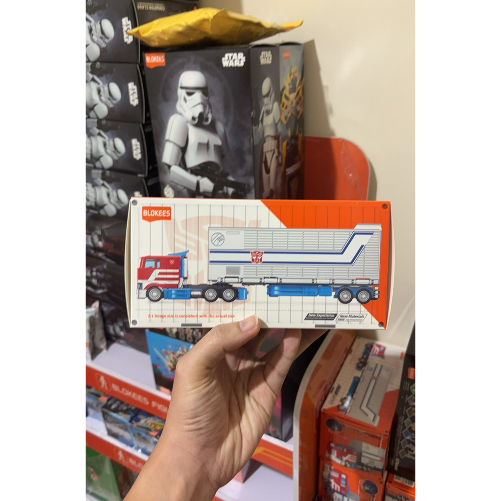 Blokis Wheels Optimus Prime + Trailer