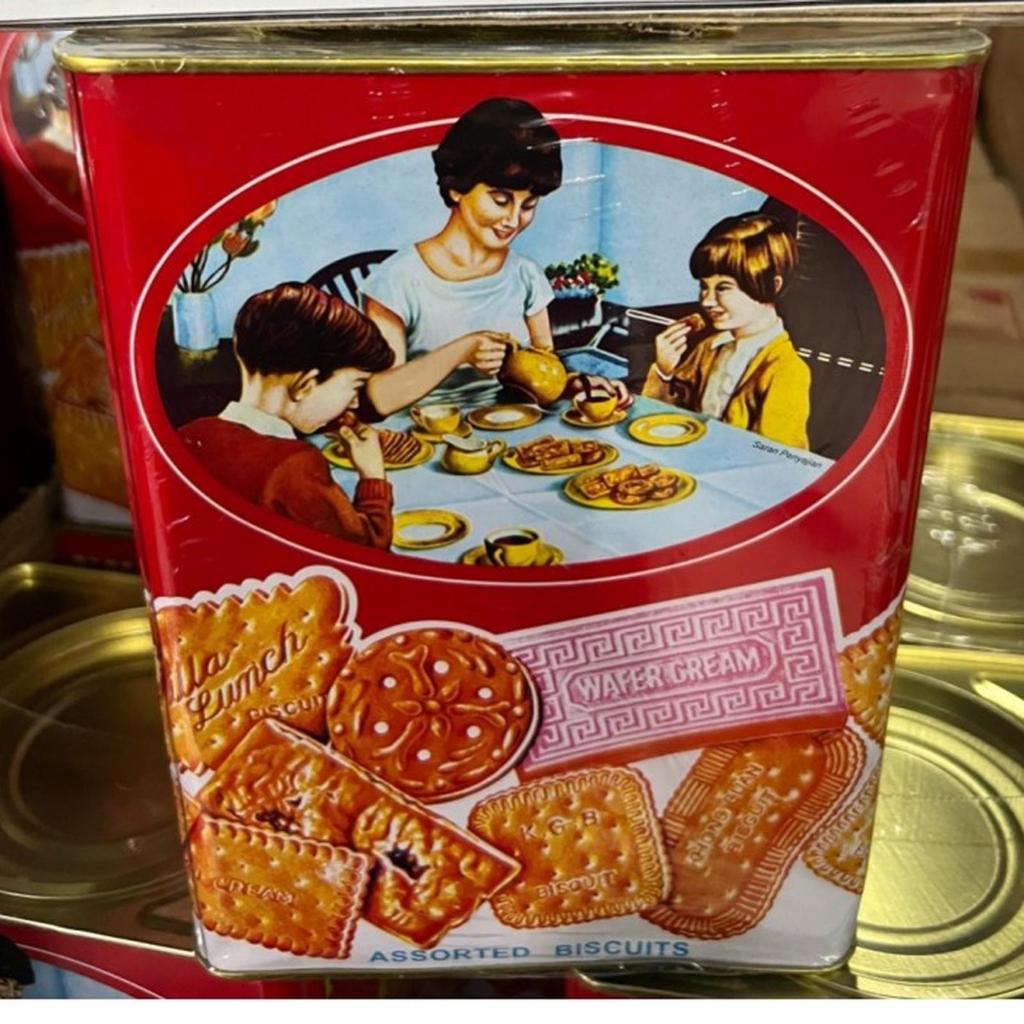 Khong Guan Assorted Red 1600gr/biskuit kaleng besar khong guan/aneka biscuit