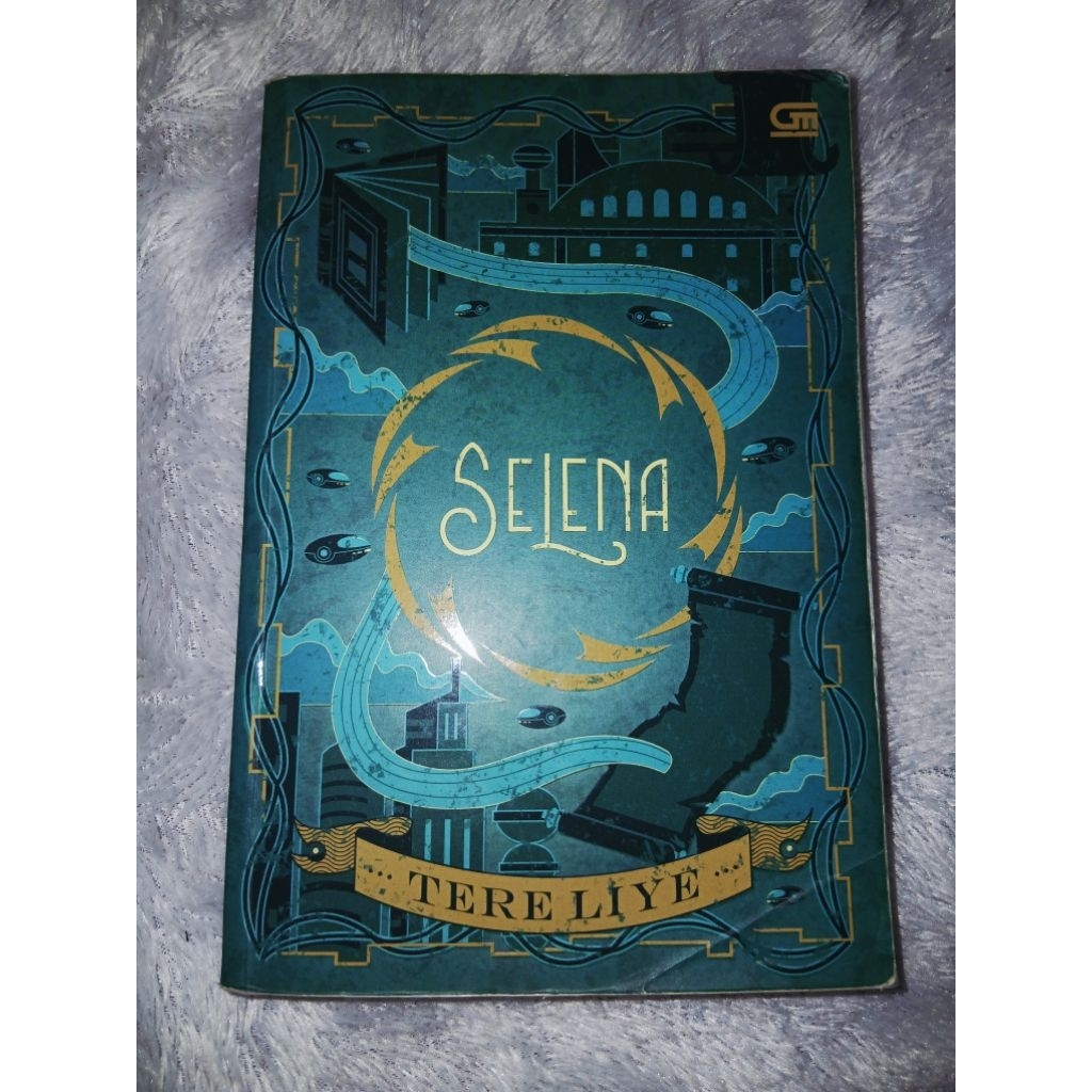 preloved novel SELENA - TERE LIYE (bumi series)