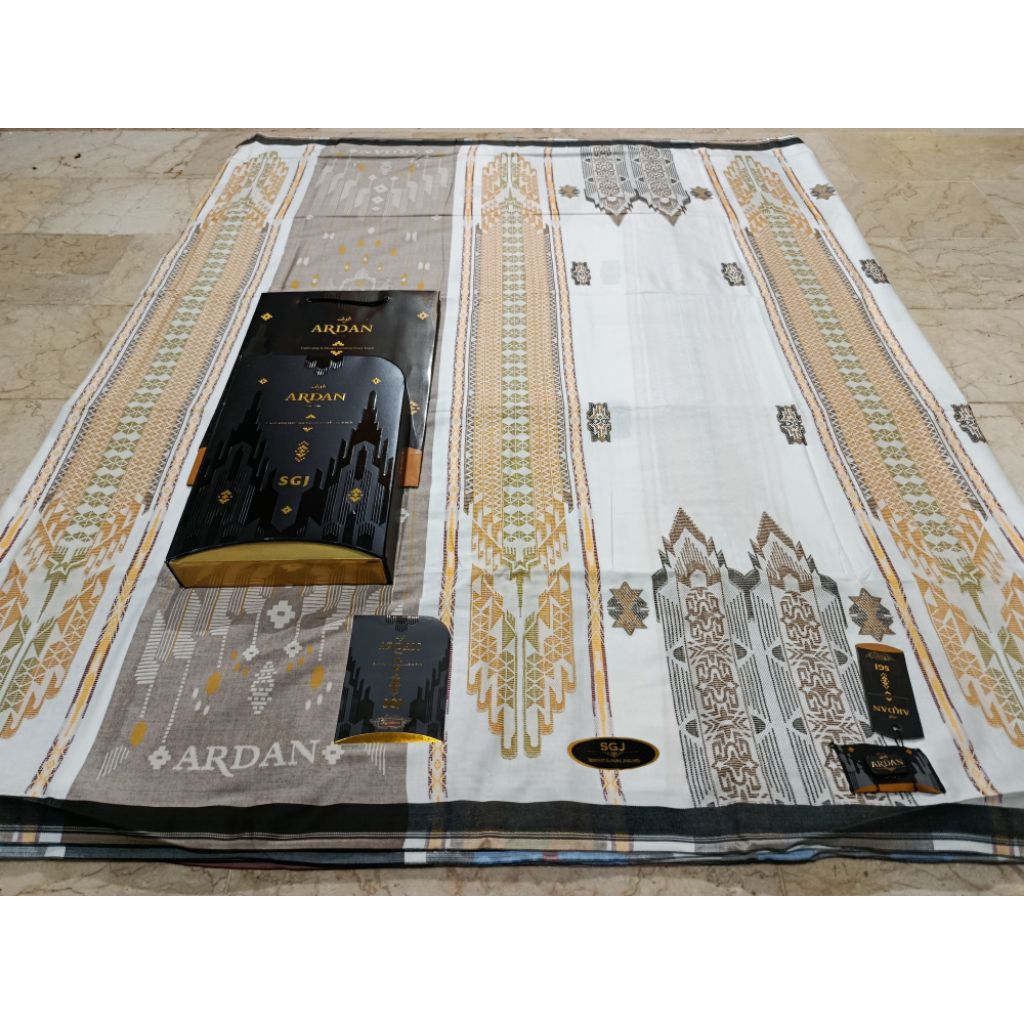 Sarung Ardan SGJ Gold Warna Hitam dan putih free paperbag