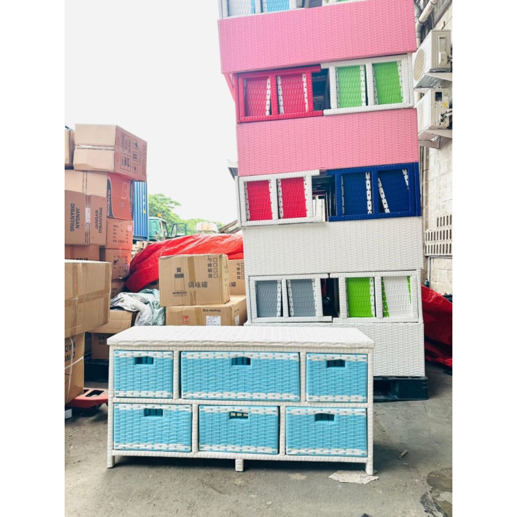 lemari tv rotan sintetis