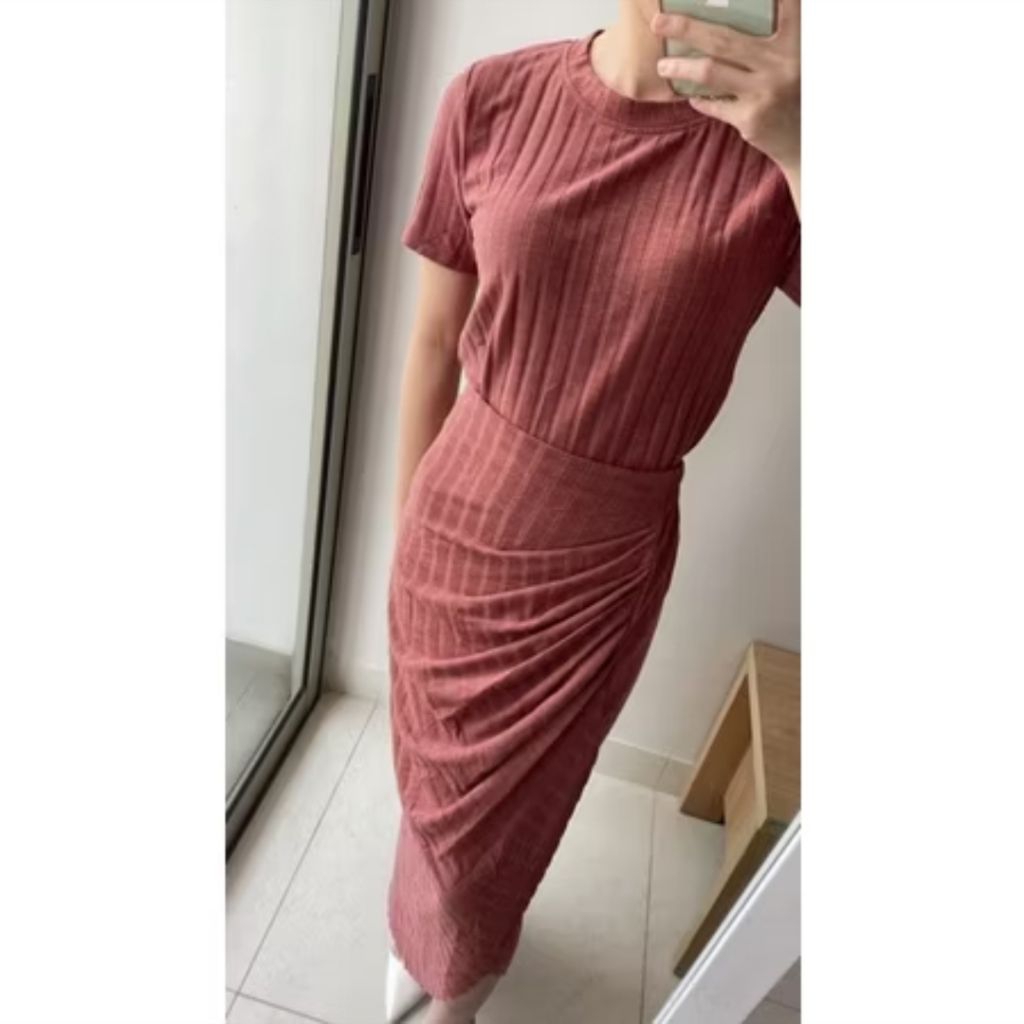 setelan wanita pink dusty kaos tshirt rok serut lilit casual cute fashion korean simple minimalis at