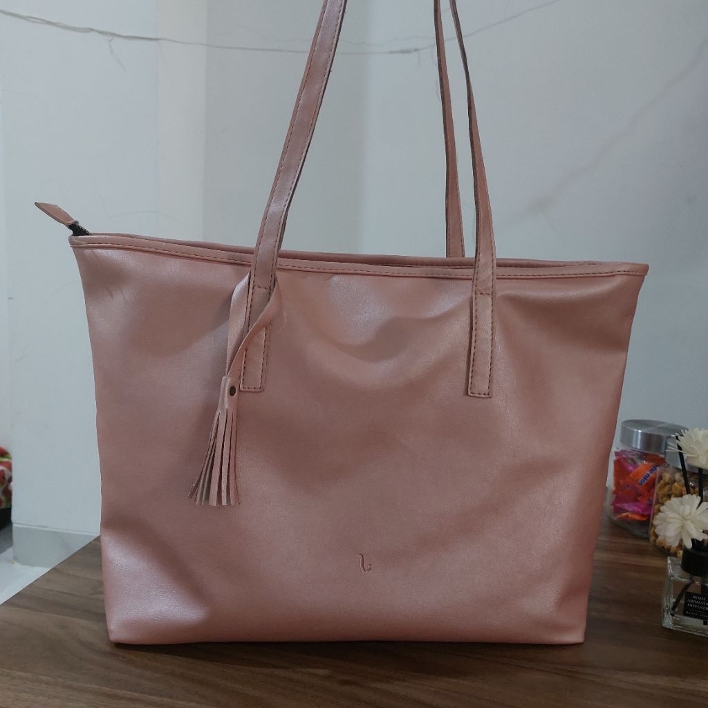 preloved tas tote levaya warna rosegold