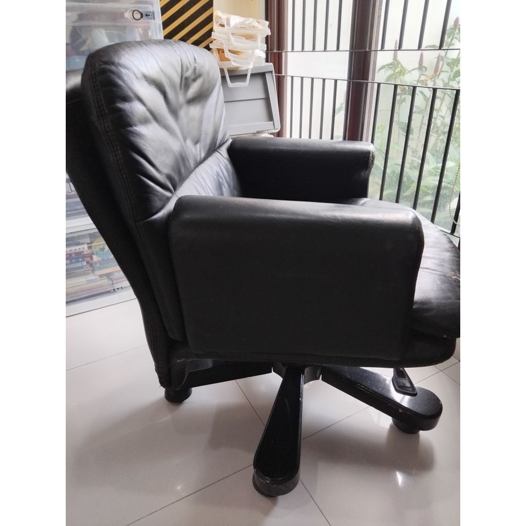 [Preloved] Kursi Kantor Kulit , Kursi Direktur