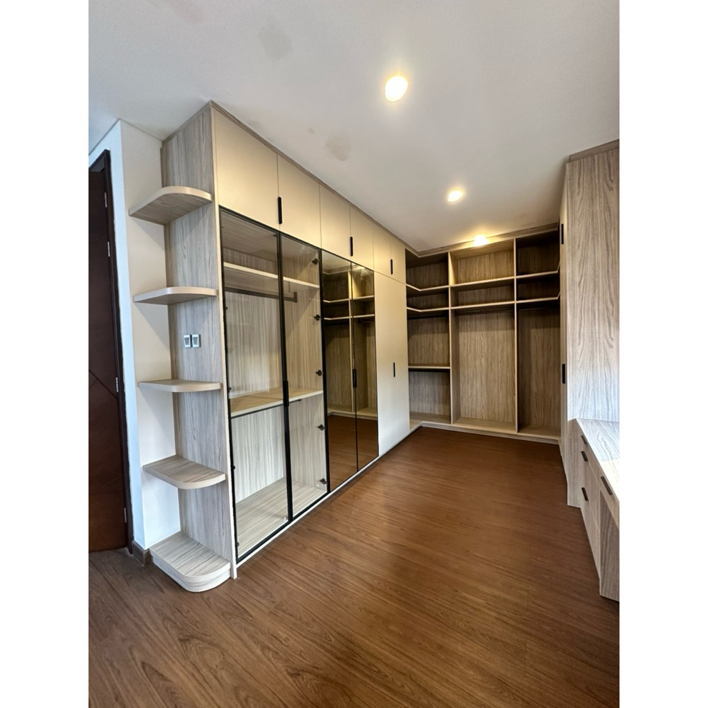 Lemari Pakaian Wardrobe Walk in closet Meja Kerja Credenza