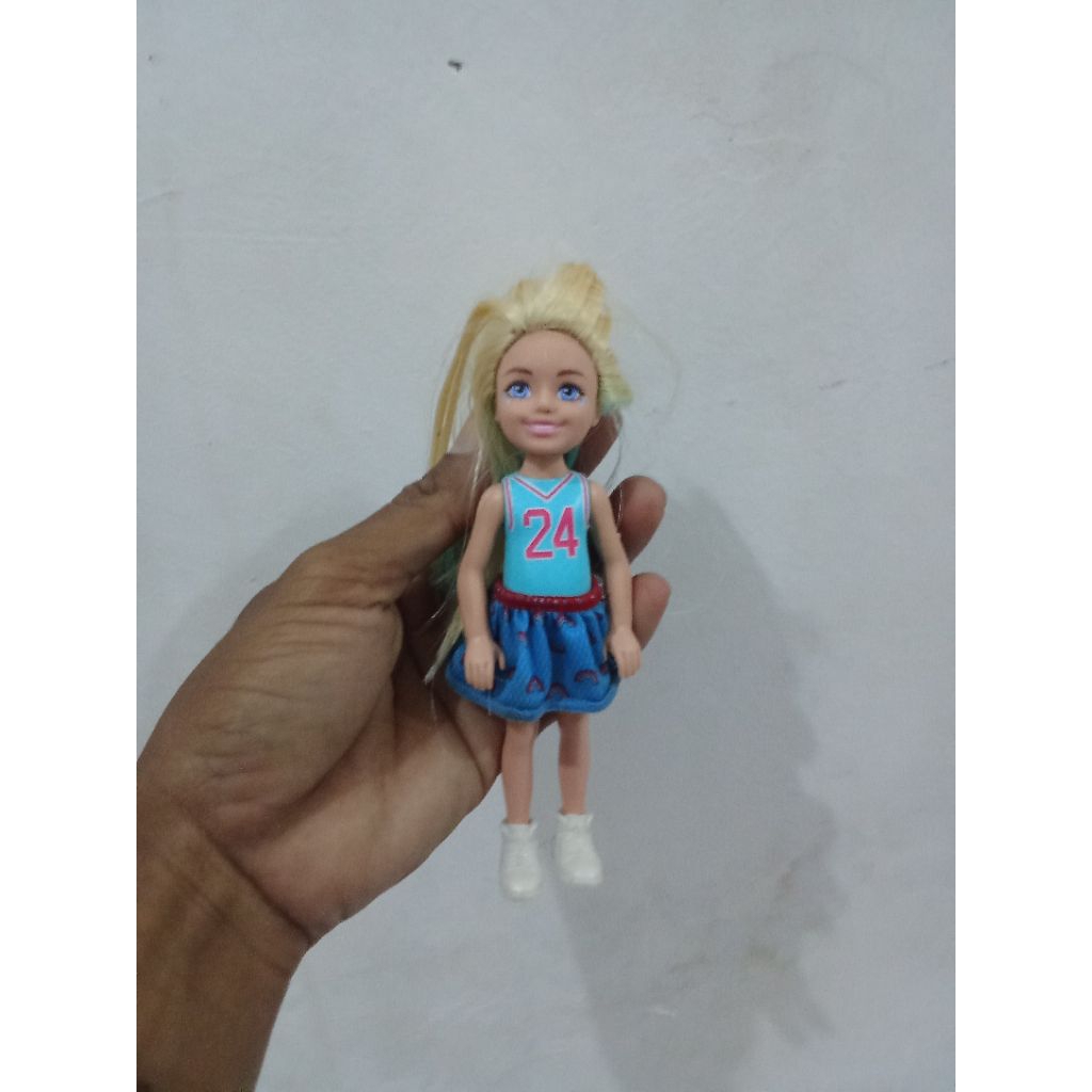 mainan boneka Barbie Mattel chelsea