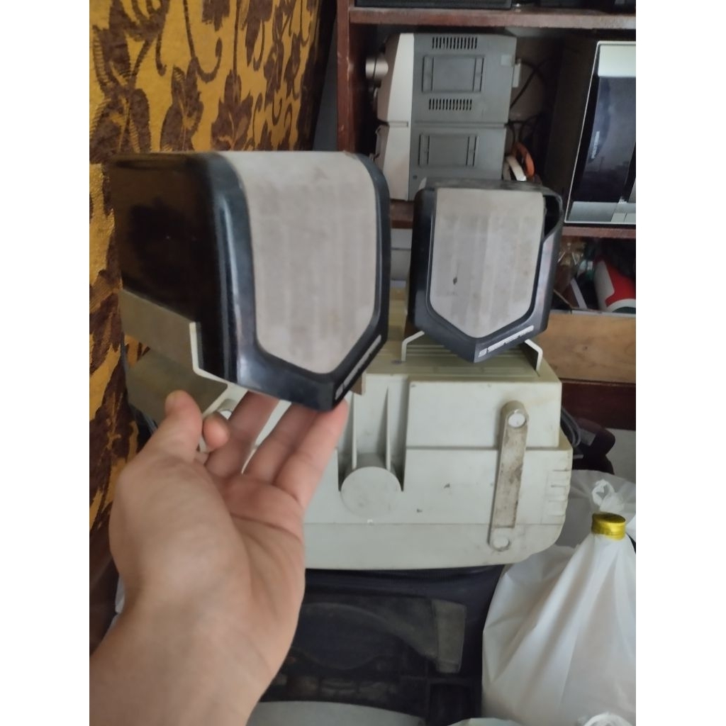 Speaker Satelit Sepasang
