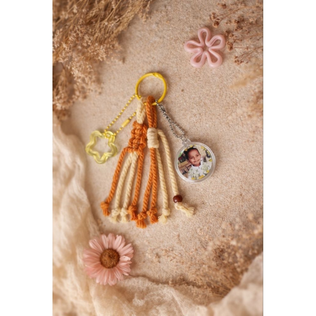 Gantungan kunci foto custom / Gantungan kunci Makrame foto custom