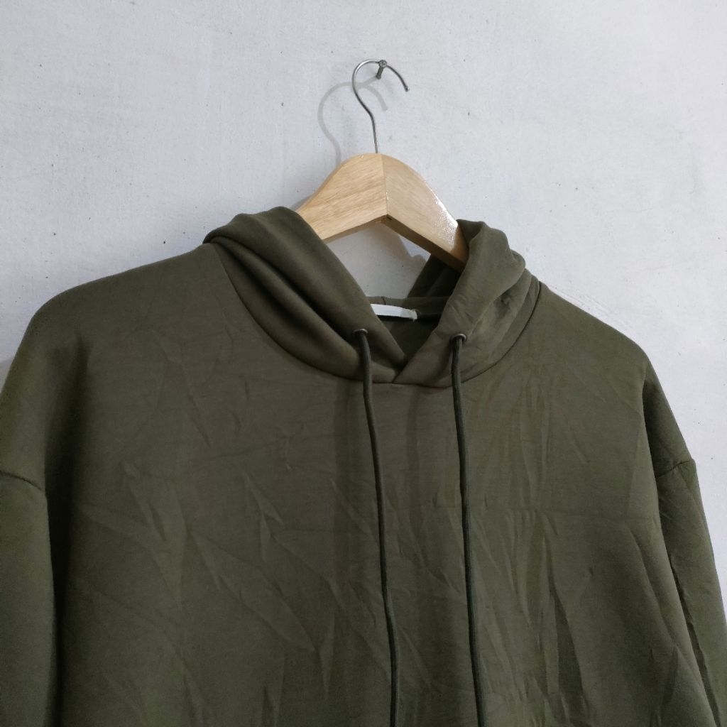 Global Uniqlo Army Hoodie M fit L