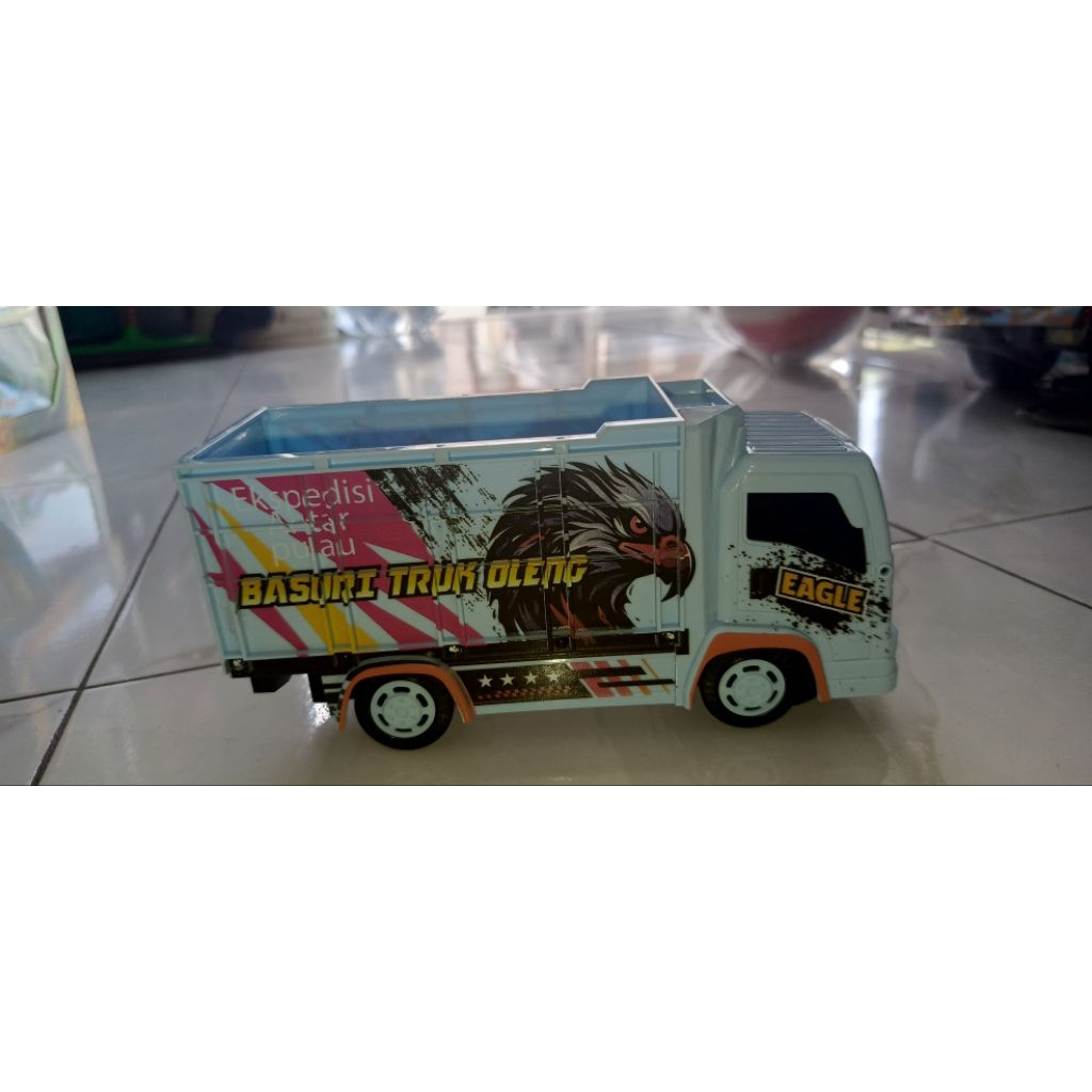 Mainan Truk Oleng Eagle 822-A1 Baterai Operated Free Stiker