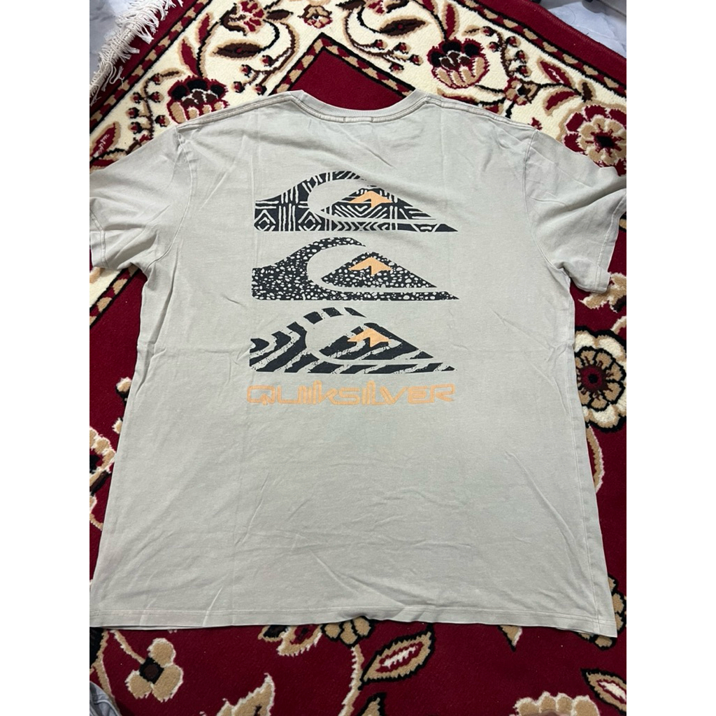 KAOS QUIKSILVER LOGO BESAR SECOND