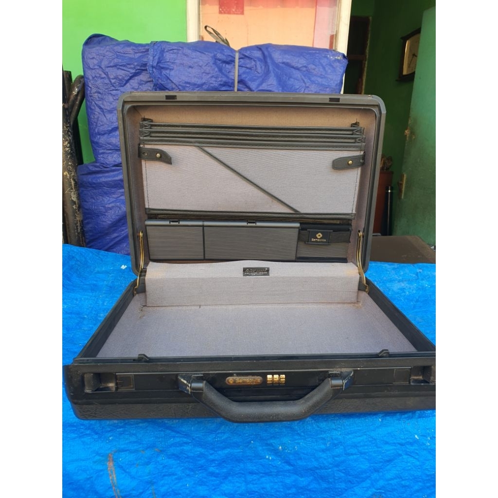 koper Samonite second