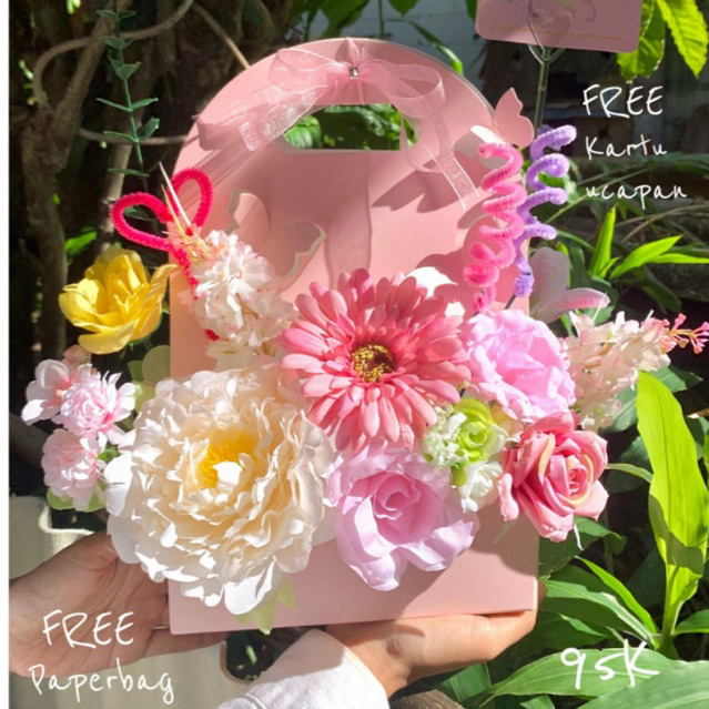 Clover Flowerbox | Bucket Bunga | Bucket Bunga Wisuda | Custom Bucket Bunga | Hadiah Wisuda | Gift C
