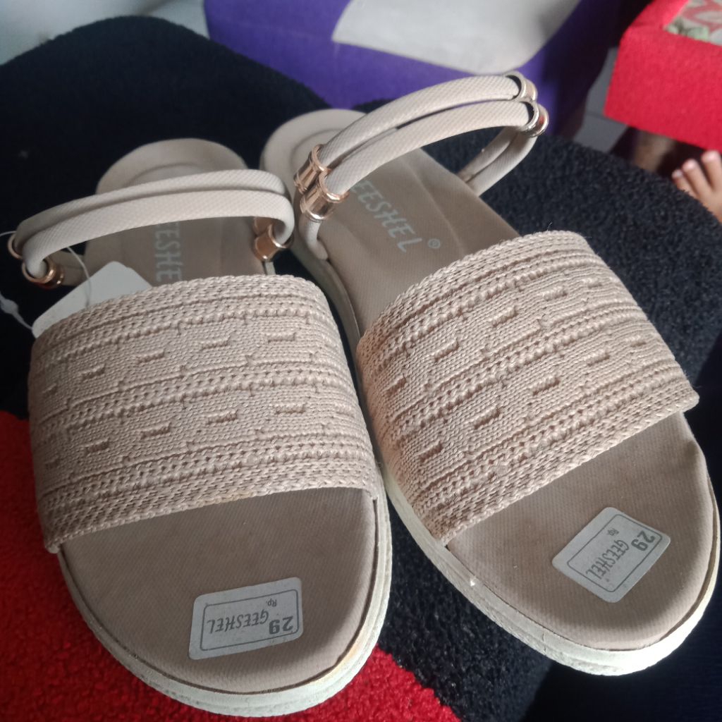 Sandal anak perempuan no 29 stok lama sisa toko
