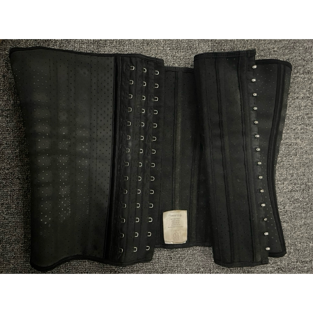 Preloved Korset Latex - Yuyu Addict