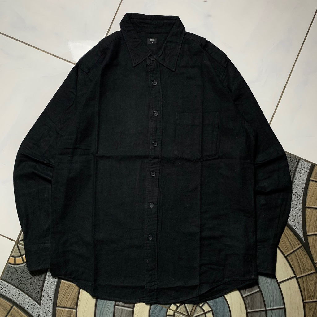 Kemeja lengan Panjang Uniqlo Black size M