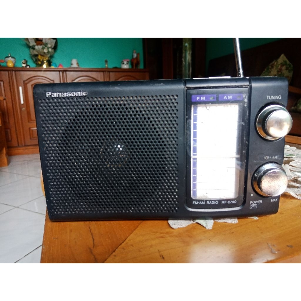 Radio Panasonic Ori tipe RF-2750 ,udah tidak di produksi lagi, model klasik, mudah di bawa