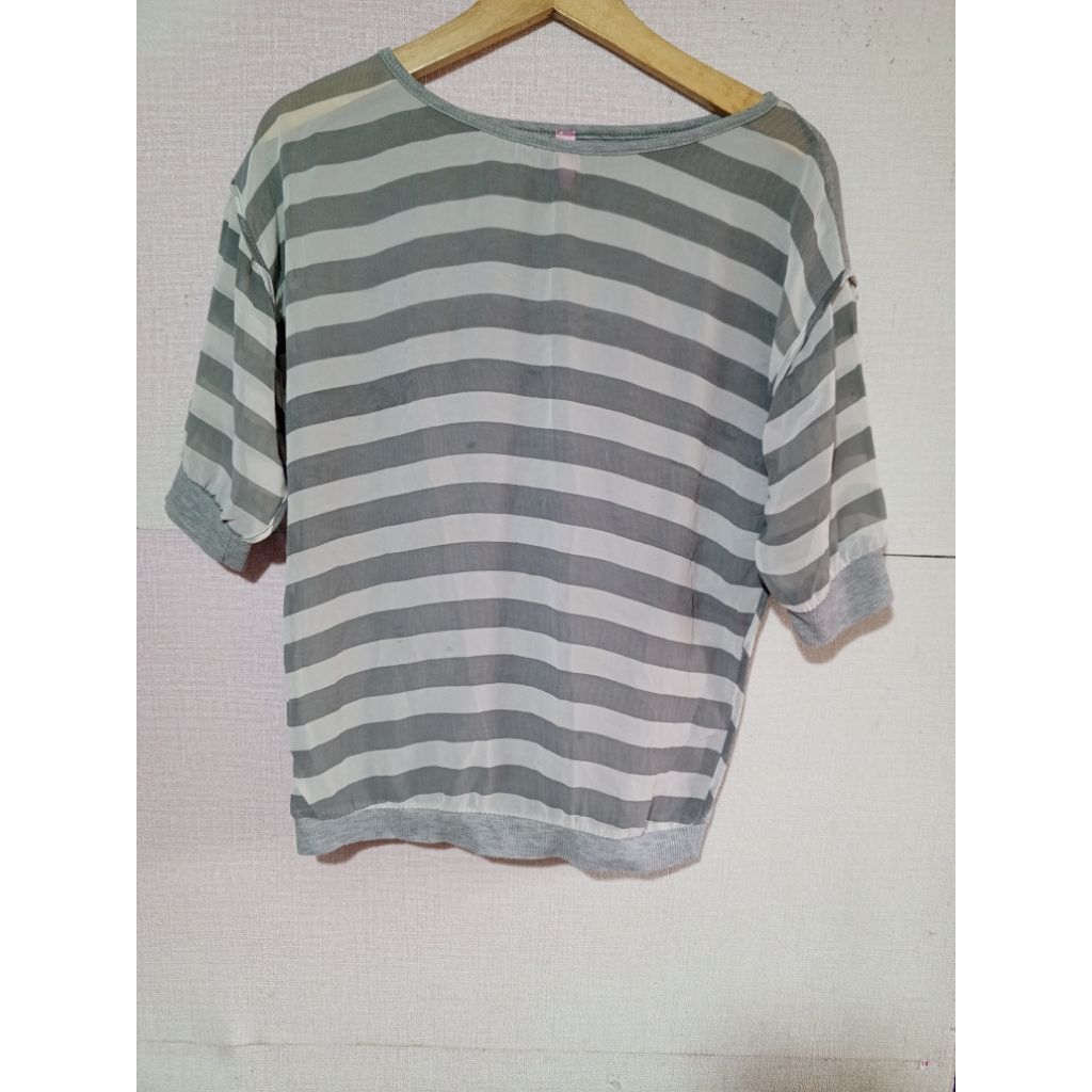 baju kaos wanita branded ko rea 3s size L second