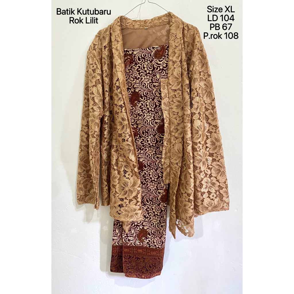 Kebaya Kutubaru Rok Lilit