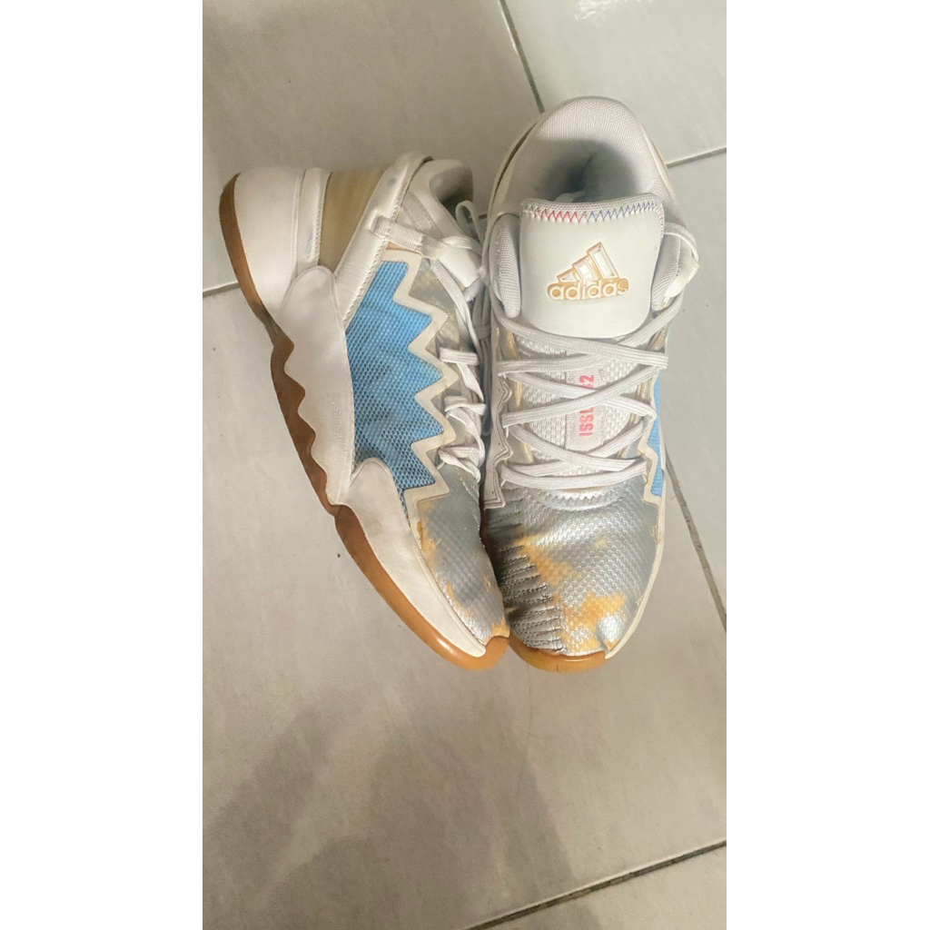 sepatu basket adidas don issue