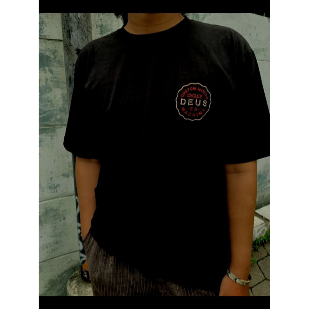 Kaos T-Shirt Deus Ex Machina XL Original Baru NOS