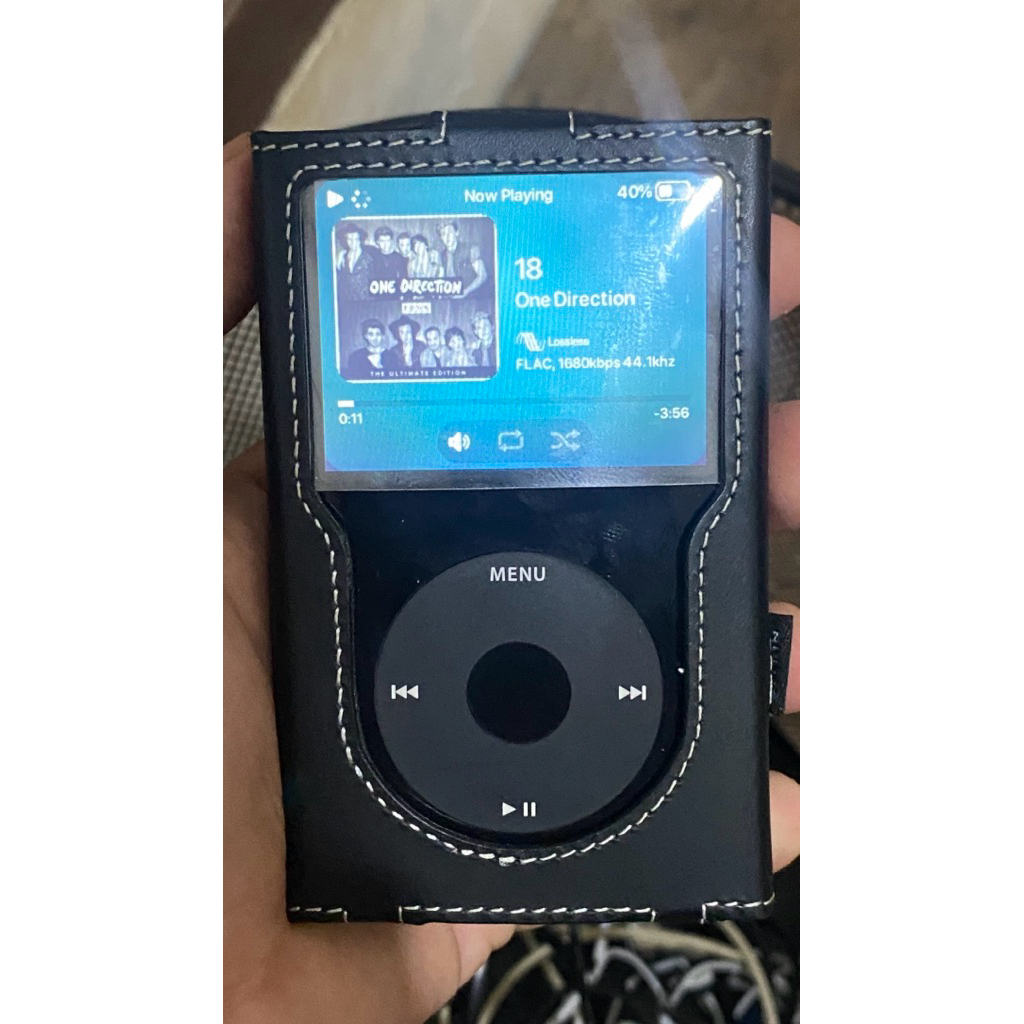 IPOD CLASSIC 5TH 80GB WITH BELKIN CASE