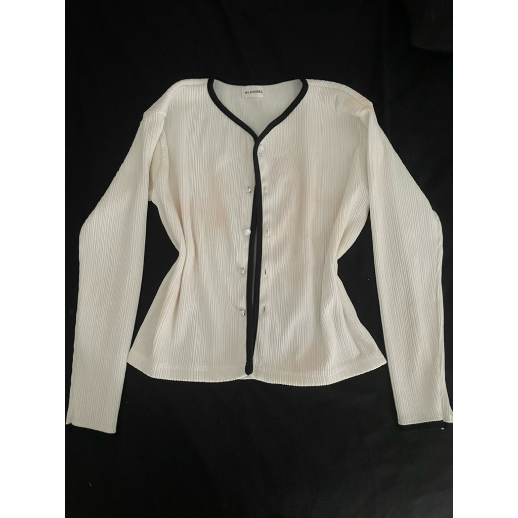 top outer list by.azeera white