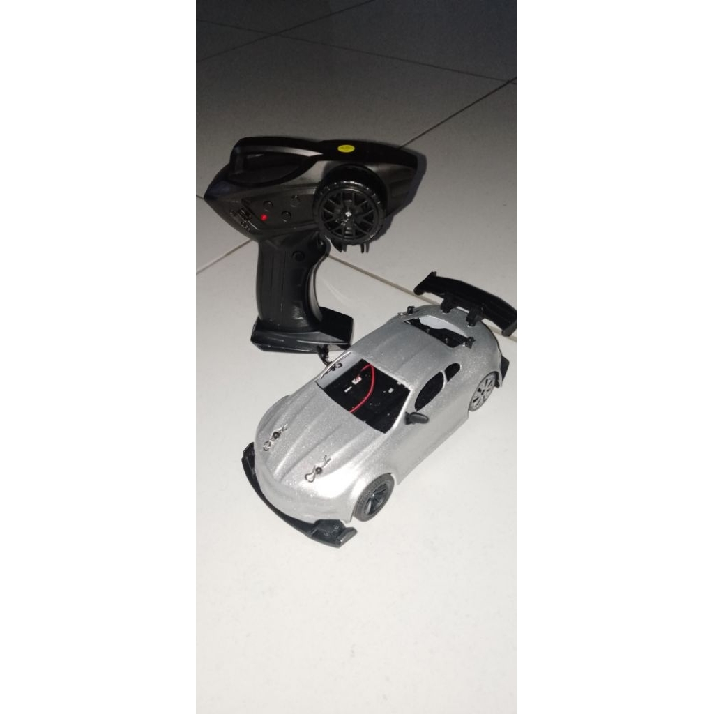 Mobil RC Drift 1:24 Silver Modif Lampu LED + Bonus 2 Baterai | Bekas Normal