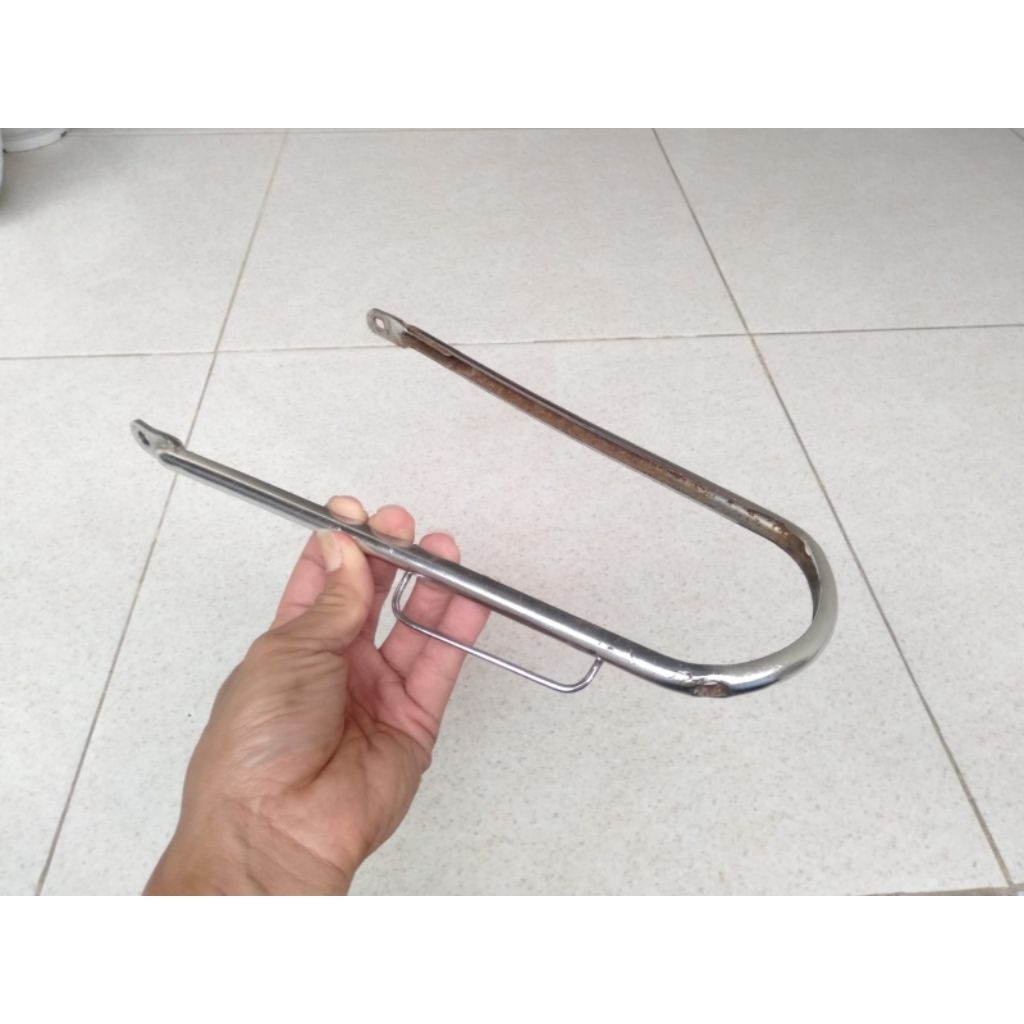 Bracket Dudukan Spakbor Depan GL125 GL100 GLK K5 CB100 Original