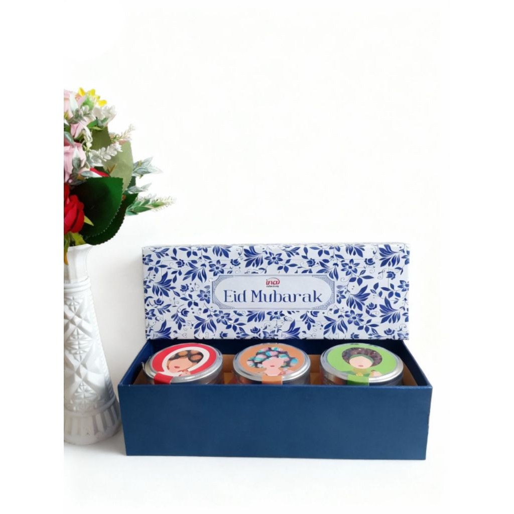 Hampers Ina cookies isi 3 toples Jar Parcel Lebaran