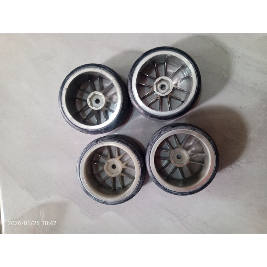 ban rc drift 1/10 sesuai foto