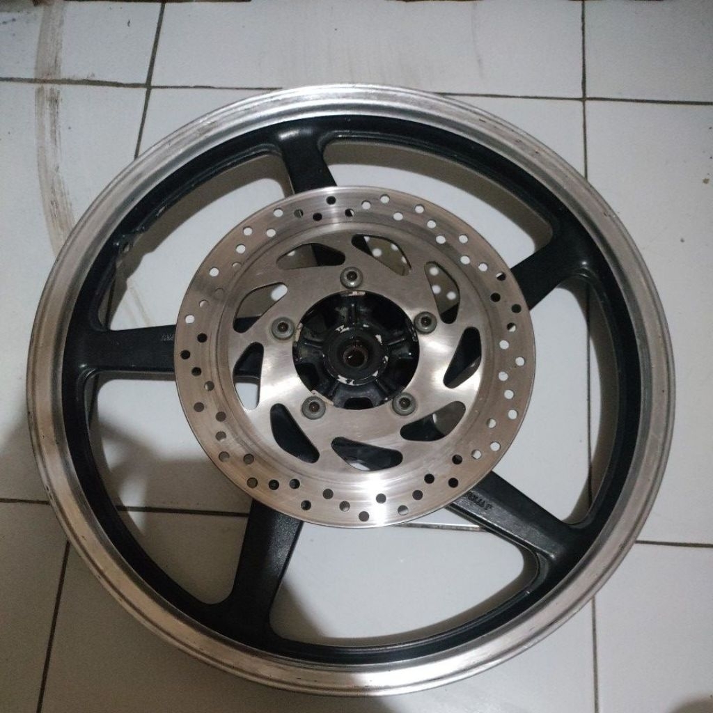 velk velg racing depan vixion old  ring 17 original bekas