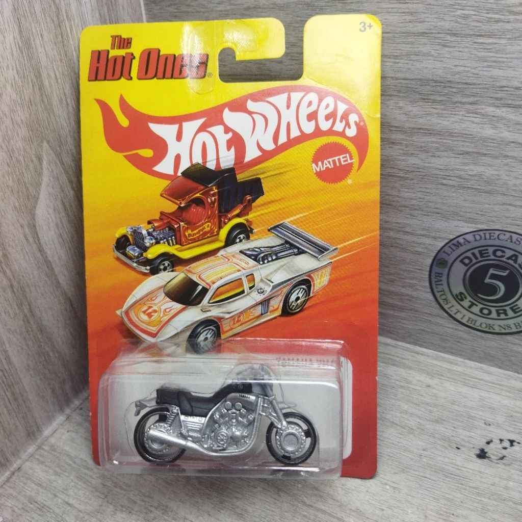 hotwheels the hot ones yamaha vmax