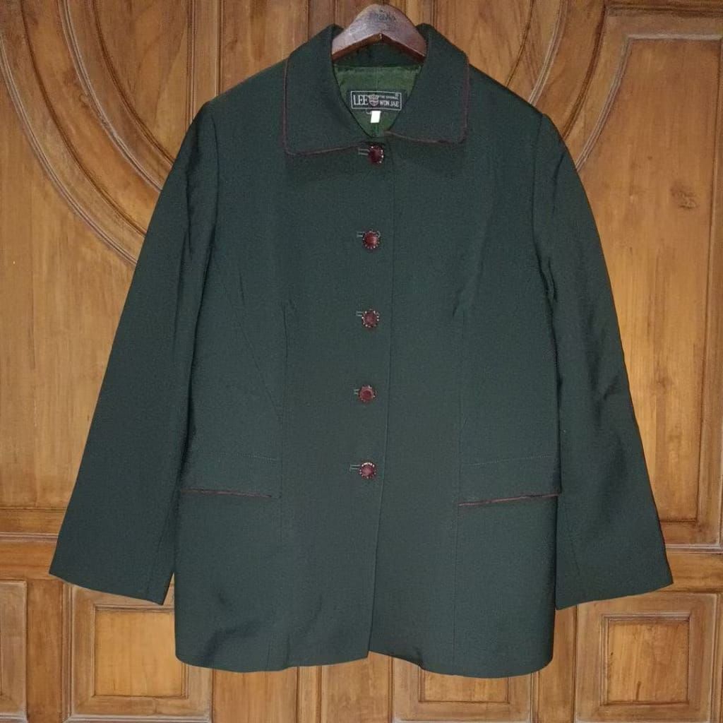 PRELOVED LEE WON JAE Coat Slimfit Wanita Hijau Gelap Bigsize LD 104